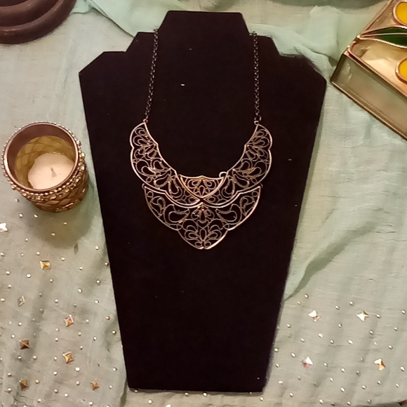 Vintage gun metal hollowed out necklace - Picture 1 of 2